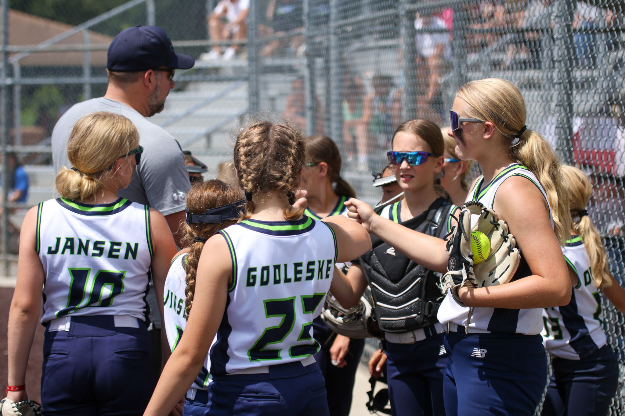 2024 JBA Clutch 10U Navy Softball vs Fond du Lac Fusion